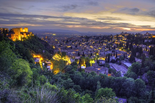Excursies, bezoeken, reizen, attracties, rondleidingen en dingen te doen in Granada Andalucia Spanje